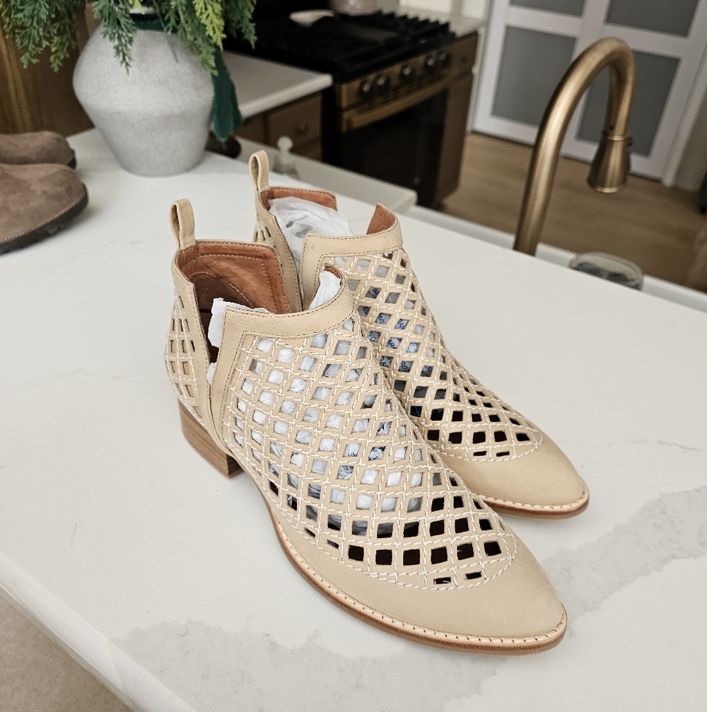 Jeffrey Campbell Anthropologie Taggart Tan Beige Cutout Booties Ankle Boots - Picture 9 of 14